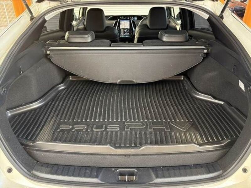 PRIUS PHV