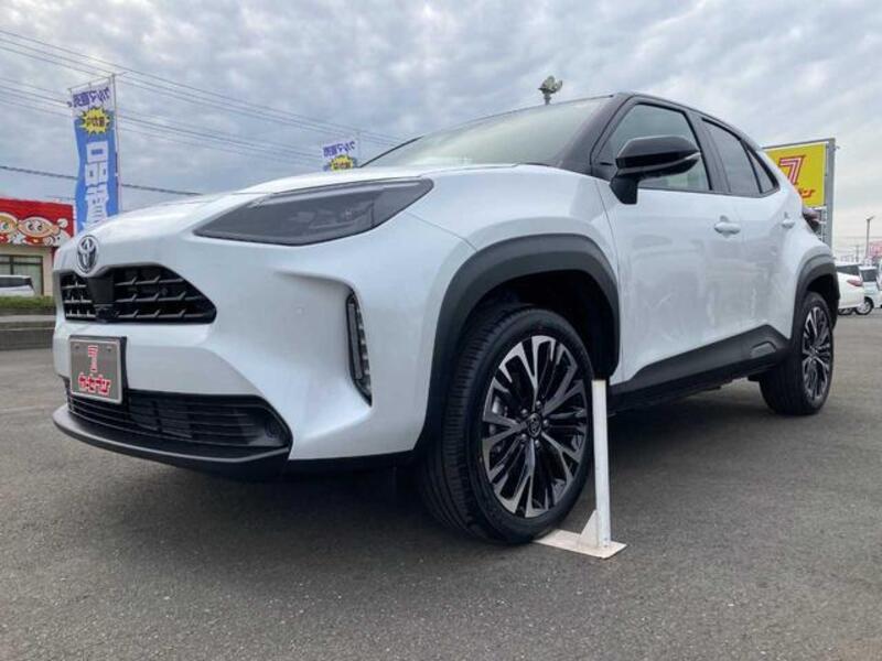 YARIS CROSS
