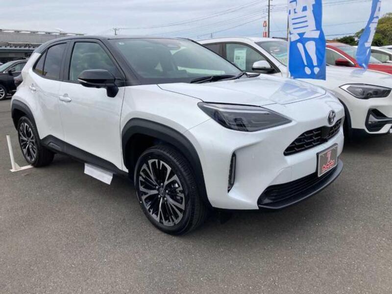 YARIS CROSS