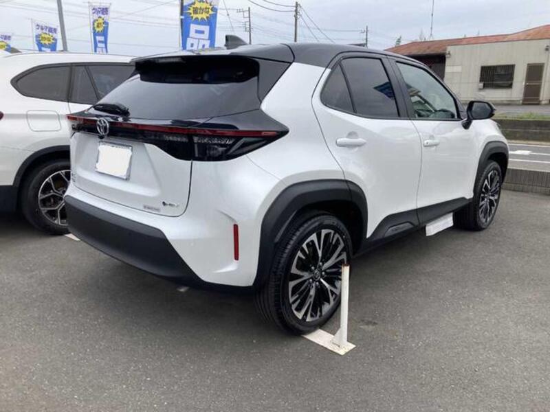 YARIS CROSS