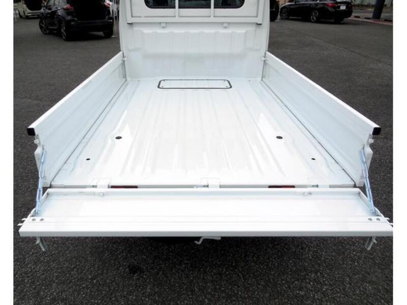 CLIPPER TRUCK