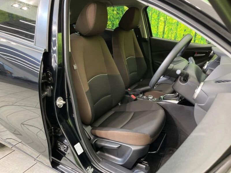 MAZDA2