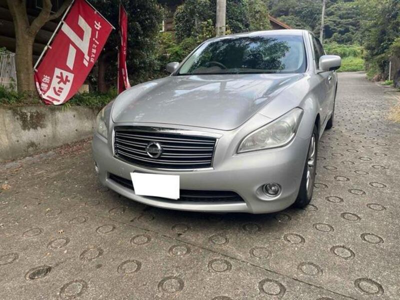 NISSAN FUGA