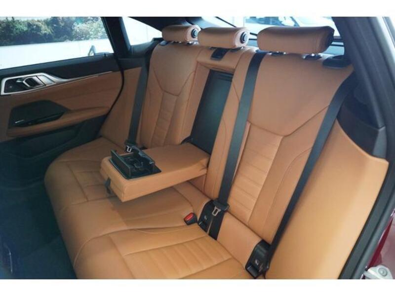 4 SERIES