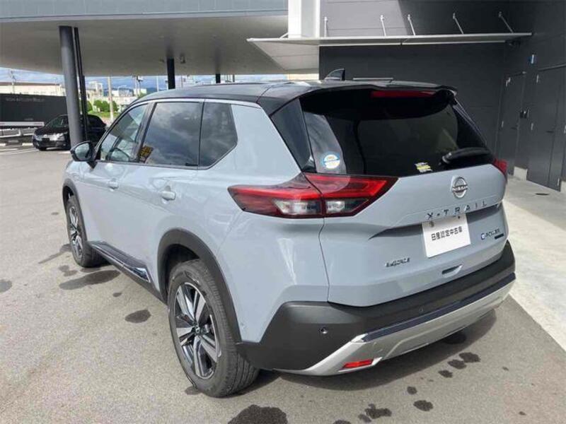 X-TRAIL