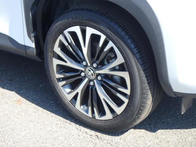 YARIS CROSS