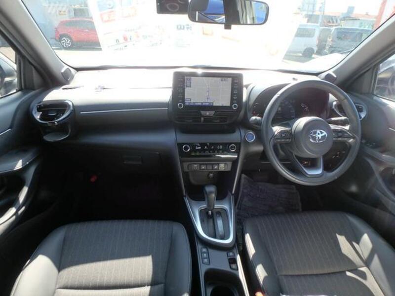 YARIS CROSS