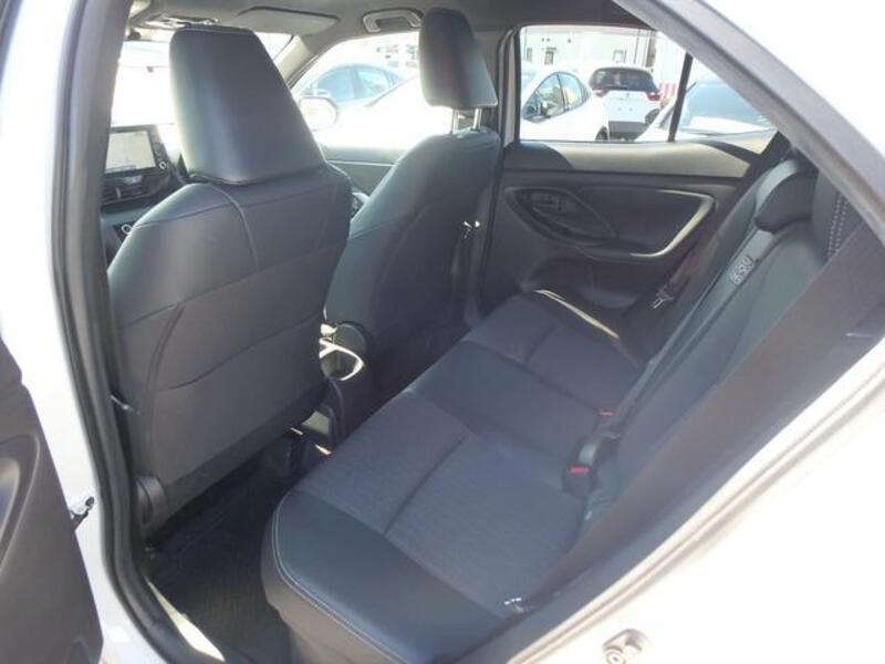 YARIS CROSS
