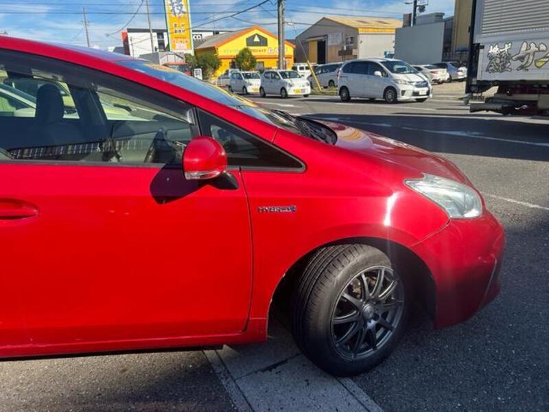 PRIUS ALPHA