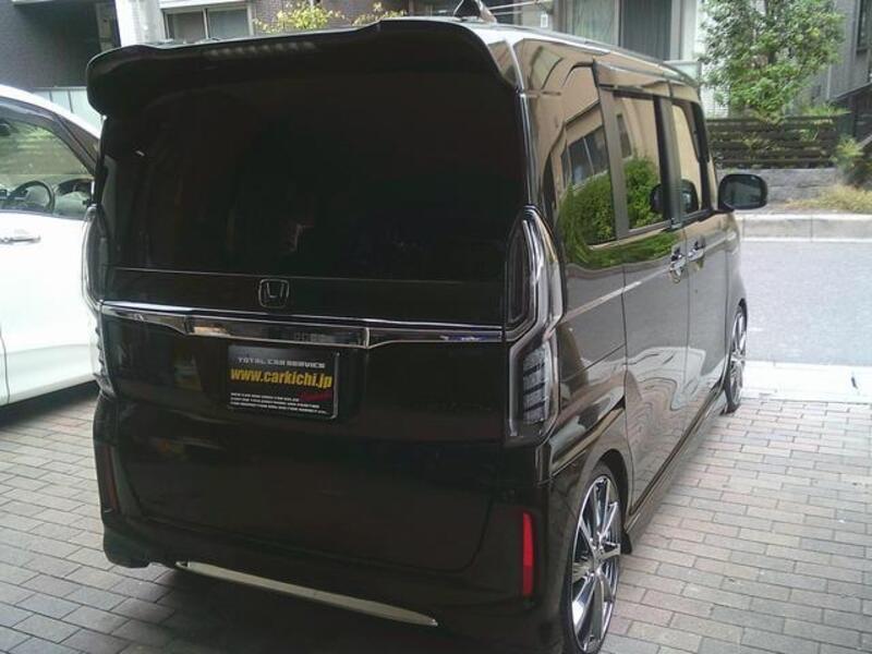 N BOX CUSTOM