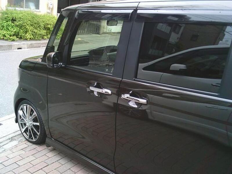 N BOX CUSTOM