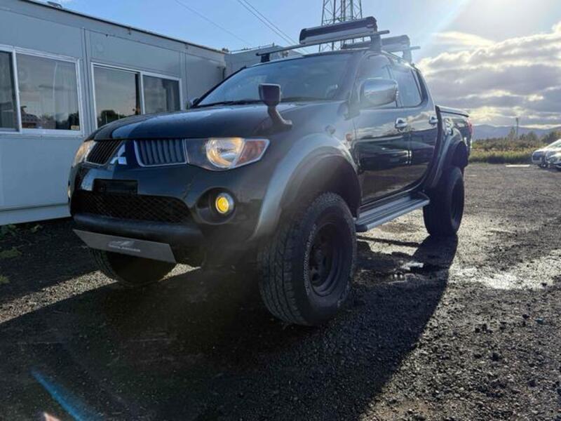MITSUBISHI TRITON