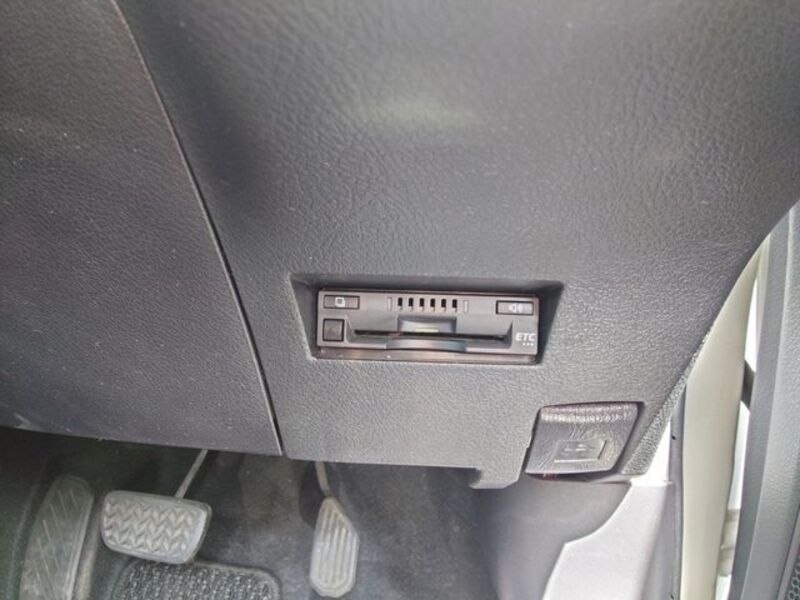 COROLLA AXIO