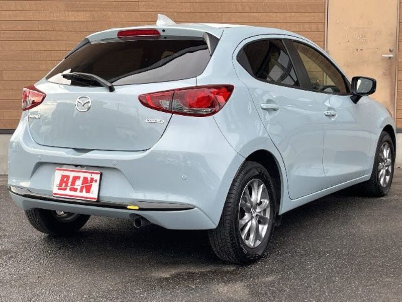MAZDA2