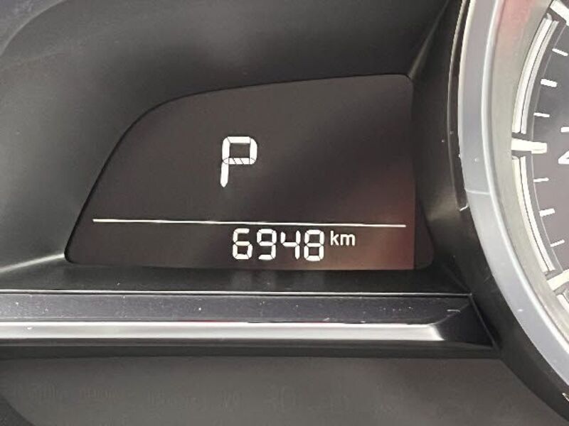 MAZDA2