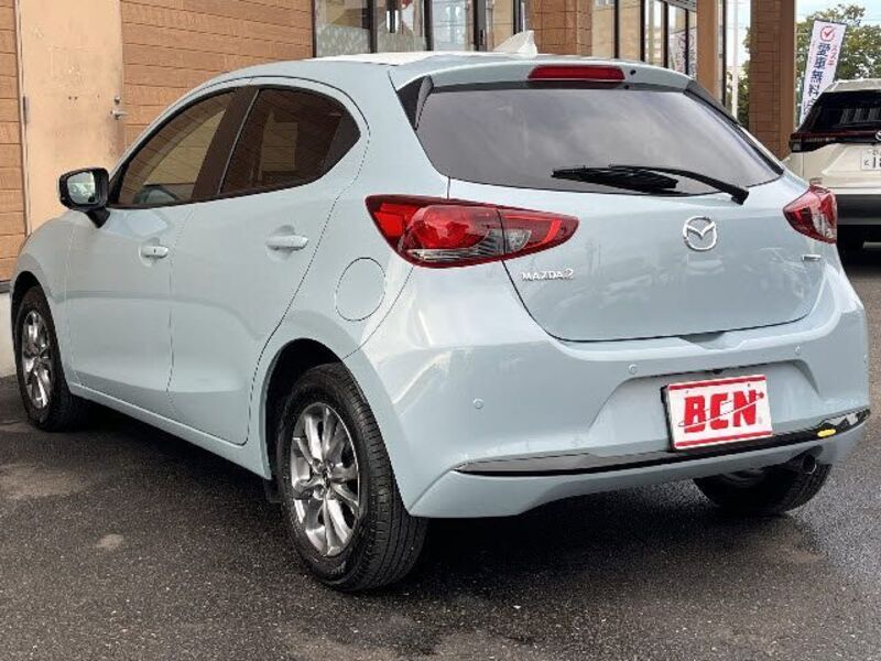 MAZDA2