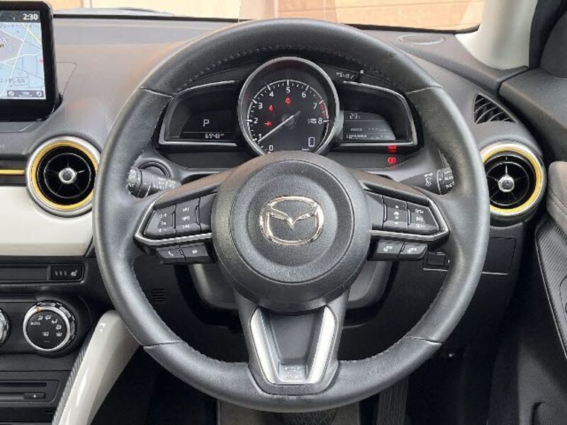 MAZDA2