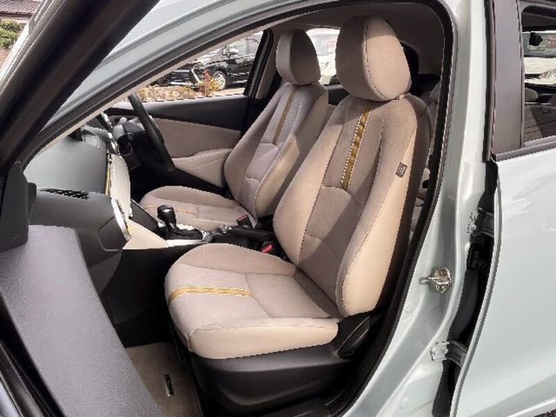 MAZDA2