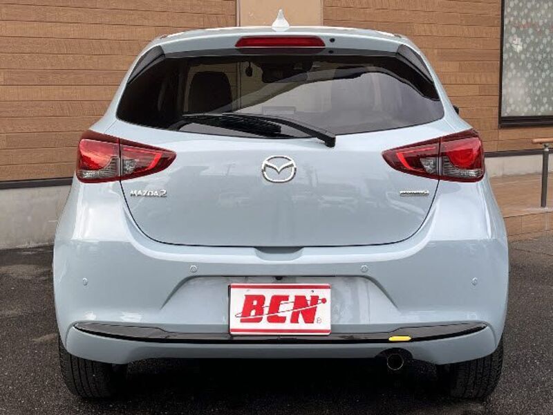 MAZDA2