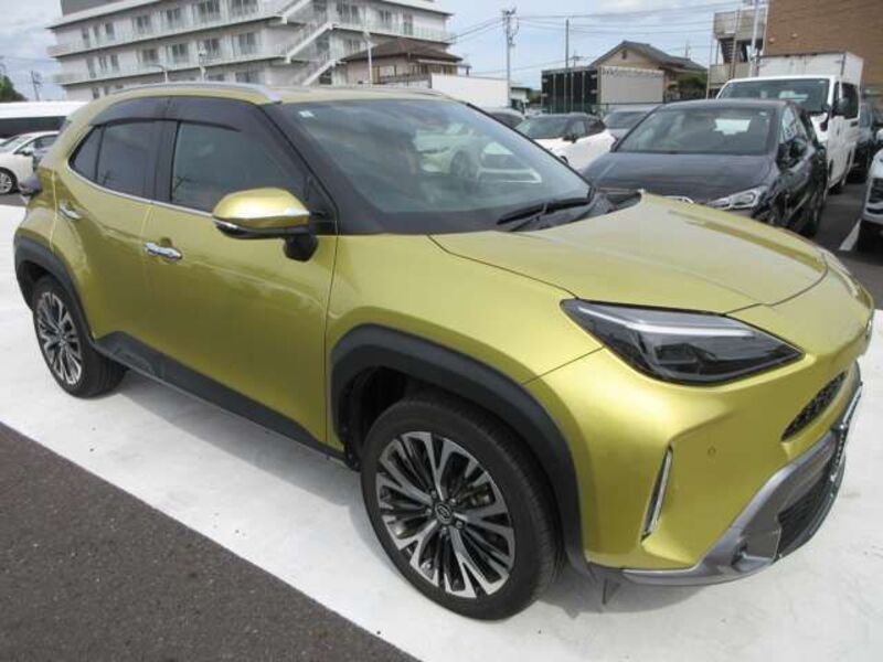 YARIS CROSS