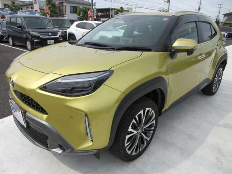 YARIS CROSS