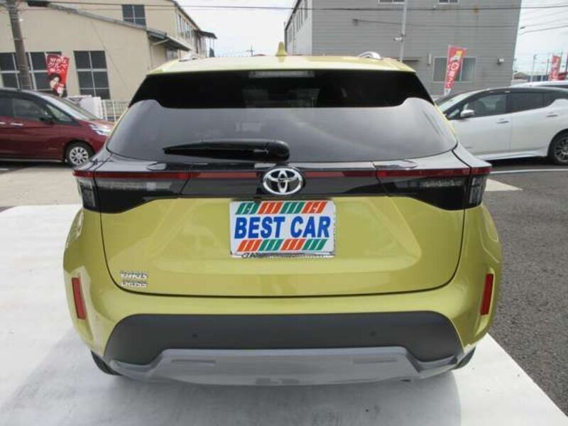 YARIS CROSS
