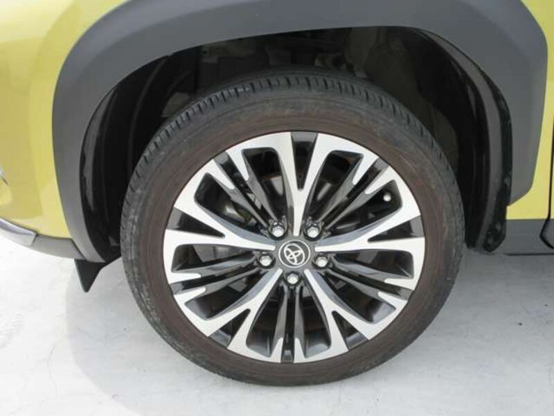 YARIS CROSS