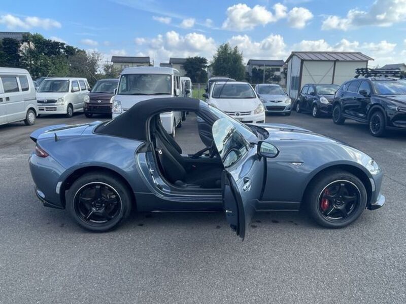 ROADSTER