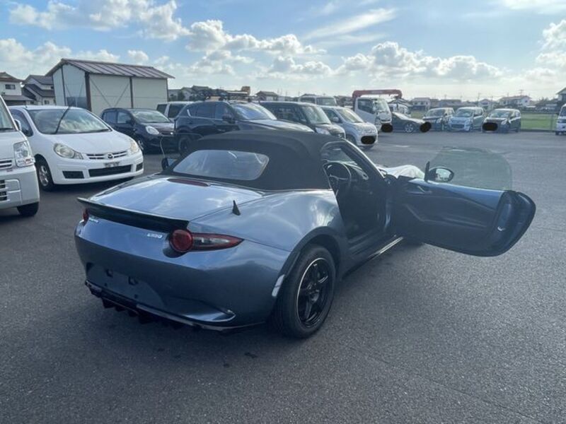 ROADSTER