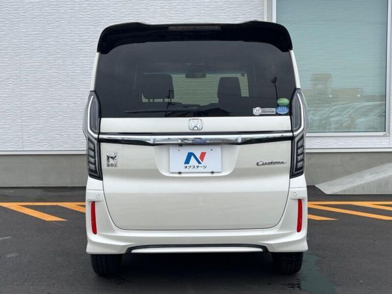 N BOX CUSTOM