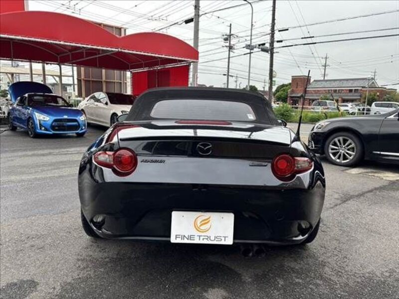 ROADSTER