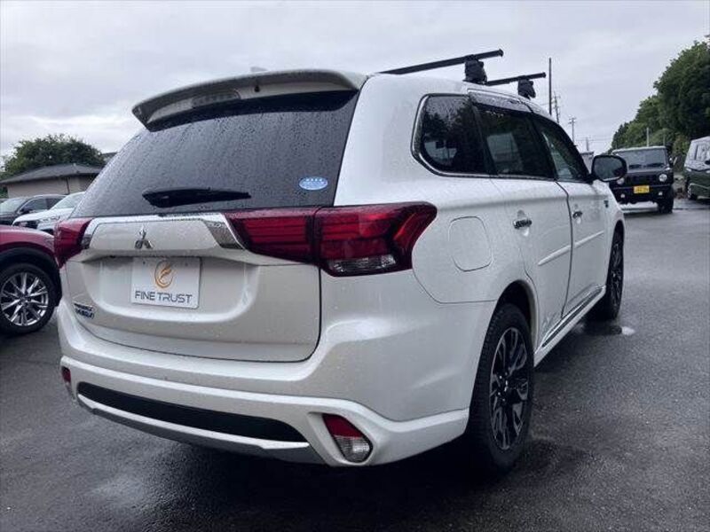 OUTLANDER PHEV