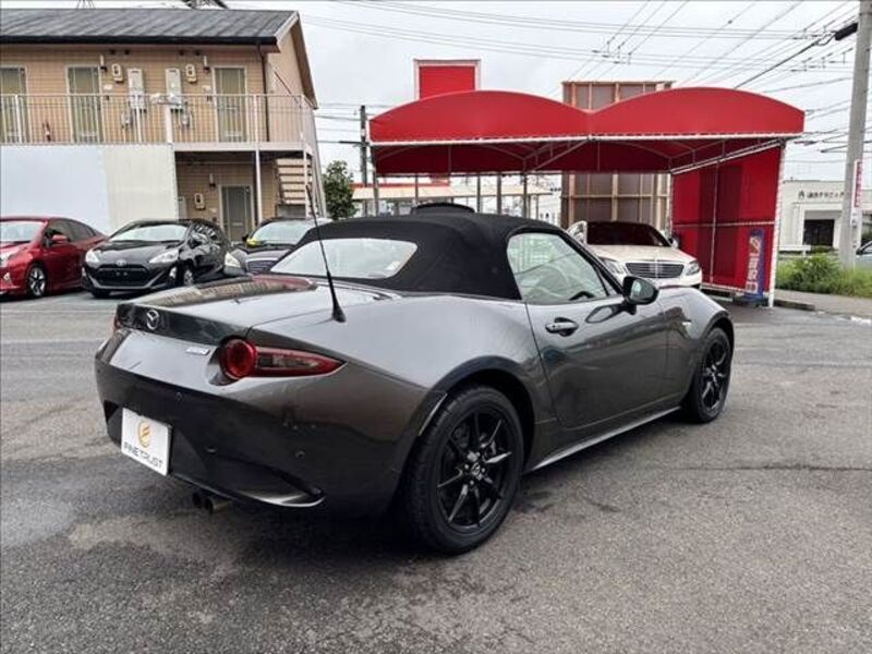 ROADSTER