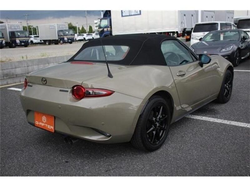 ROADSTER