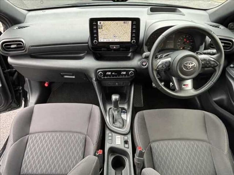 GR YARIS