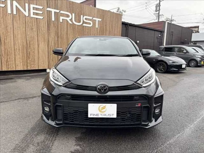 GR YARIS