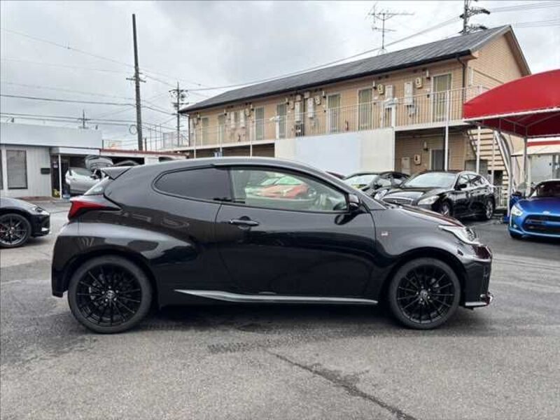 GR YARIS