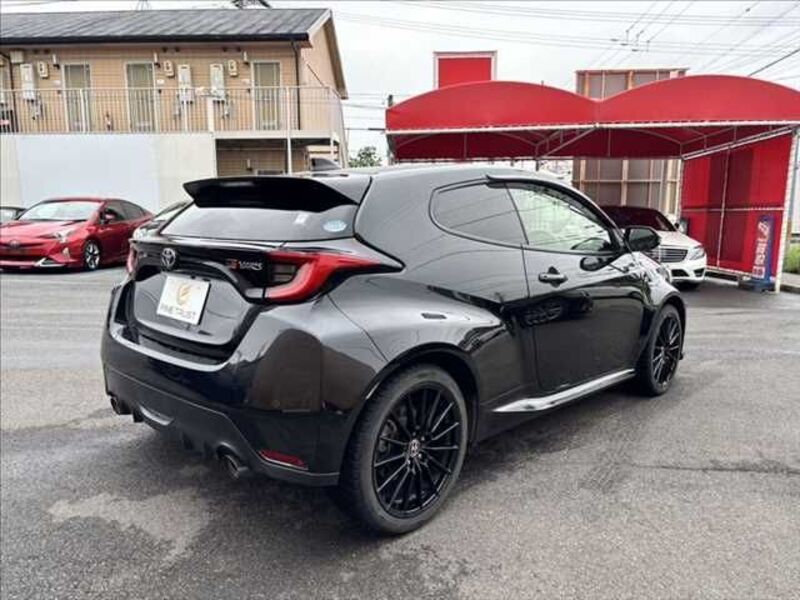 GR YARIS
