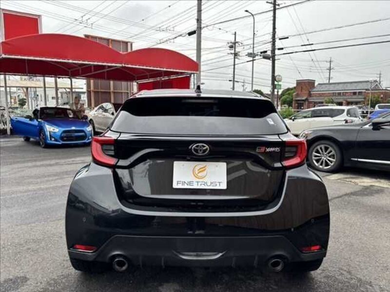 GR YARIS