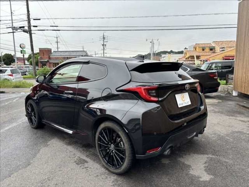 GR YARIS