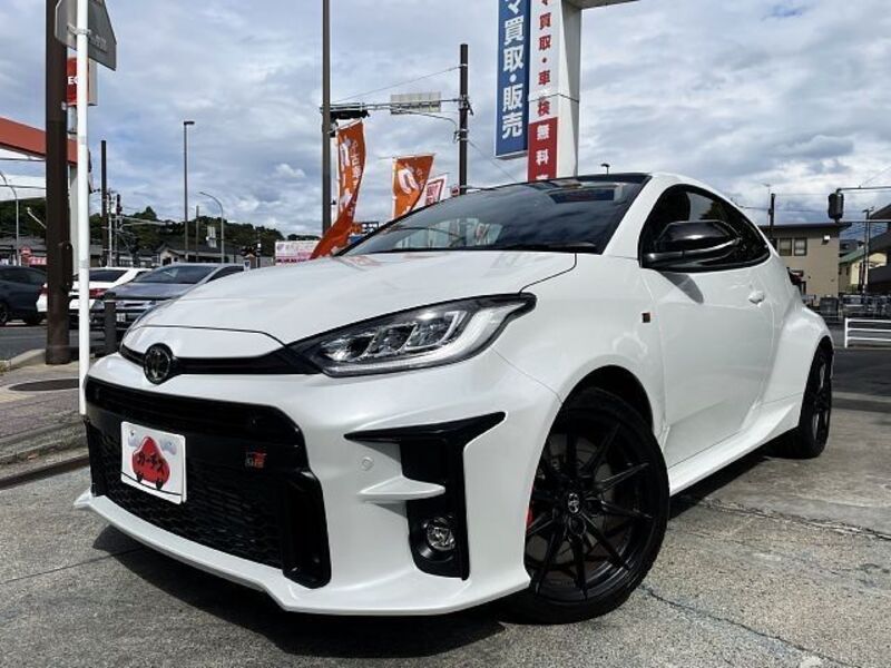 GR YARIS-0