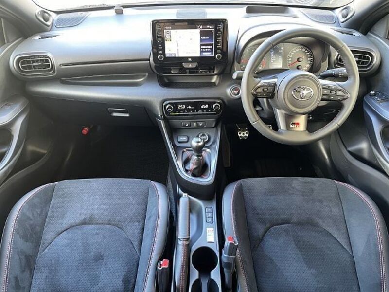 GR YARIS