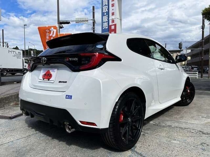 GR YARIS