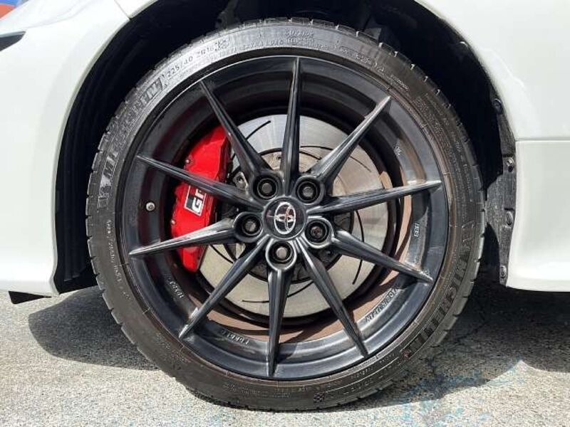 GR YARIS