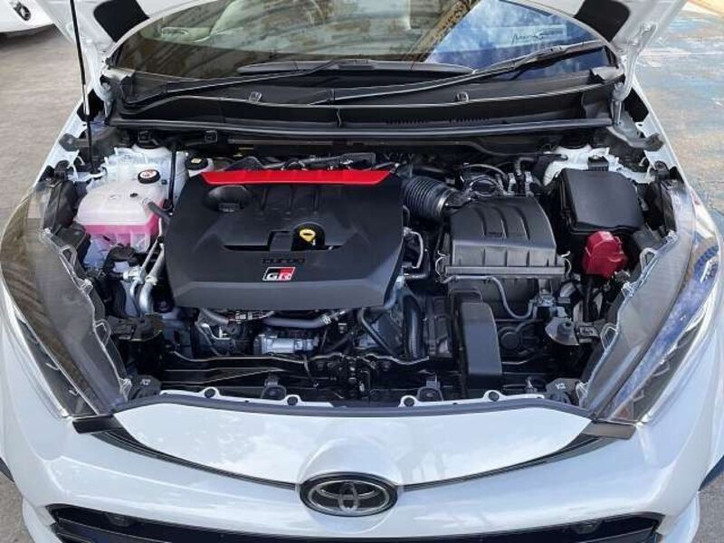 GR YARIS