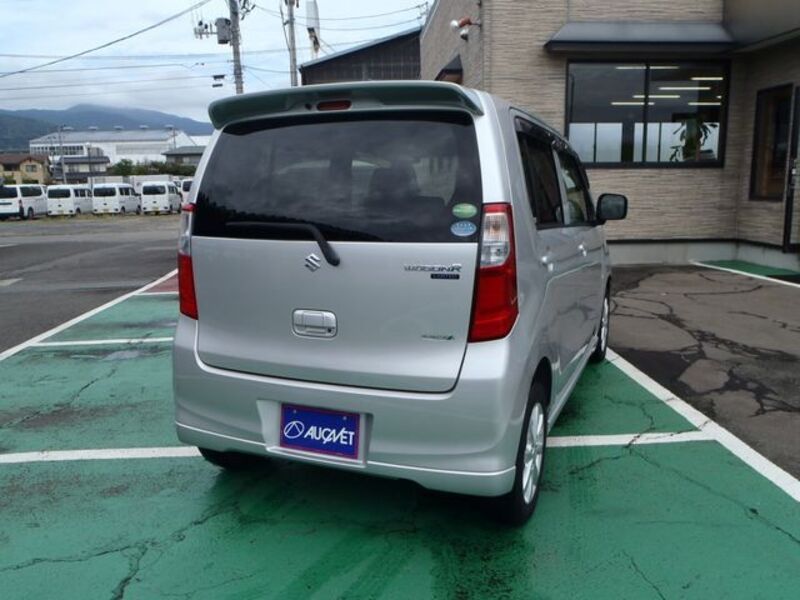 WAGON R