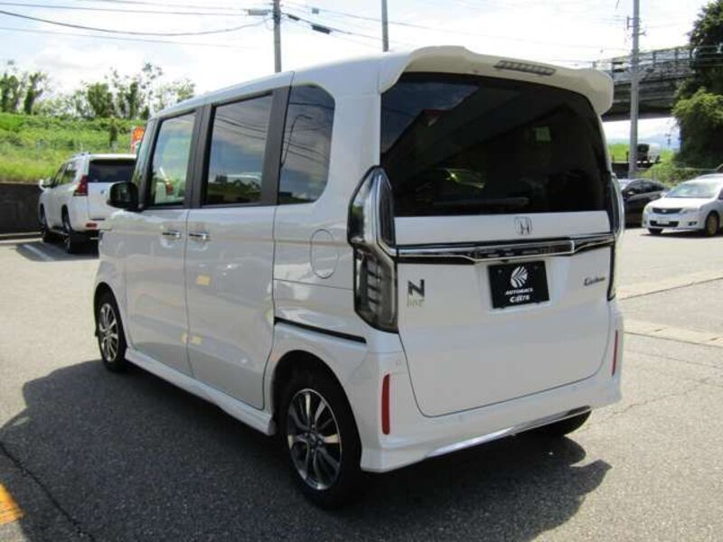 N BOX CUSTOM