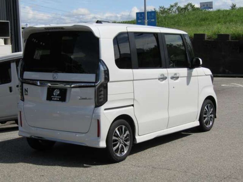 N BOX CUSTOM