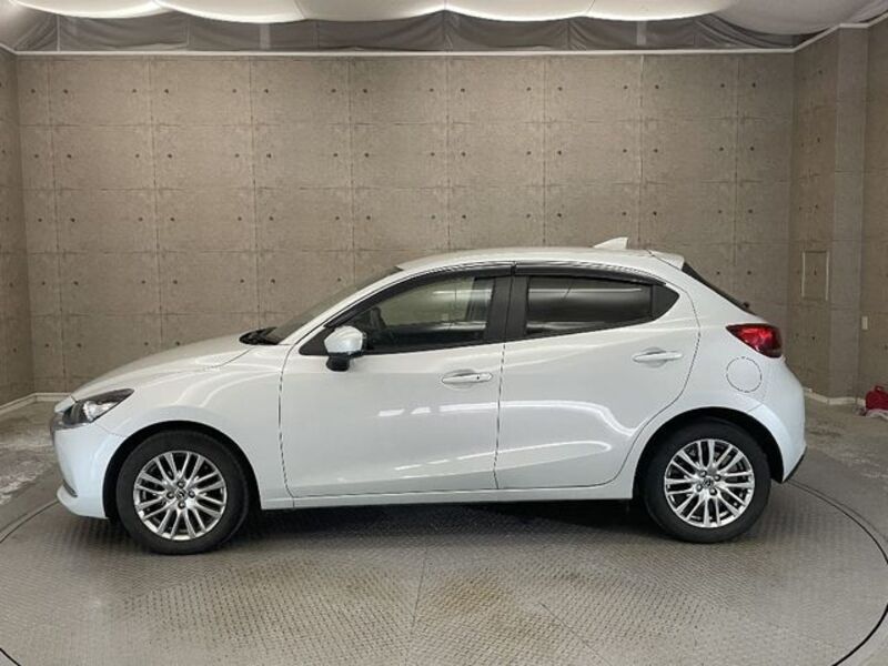 MAZDA2