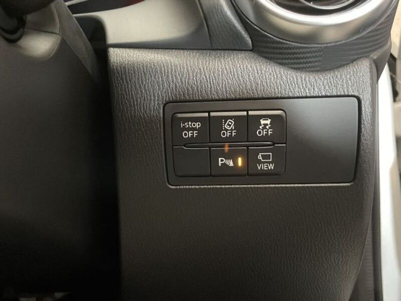 MAZDA2